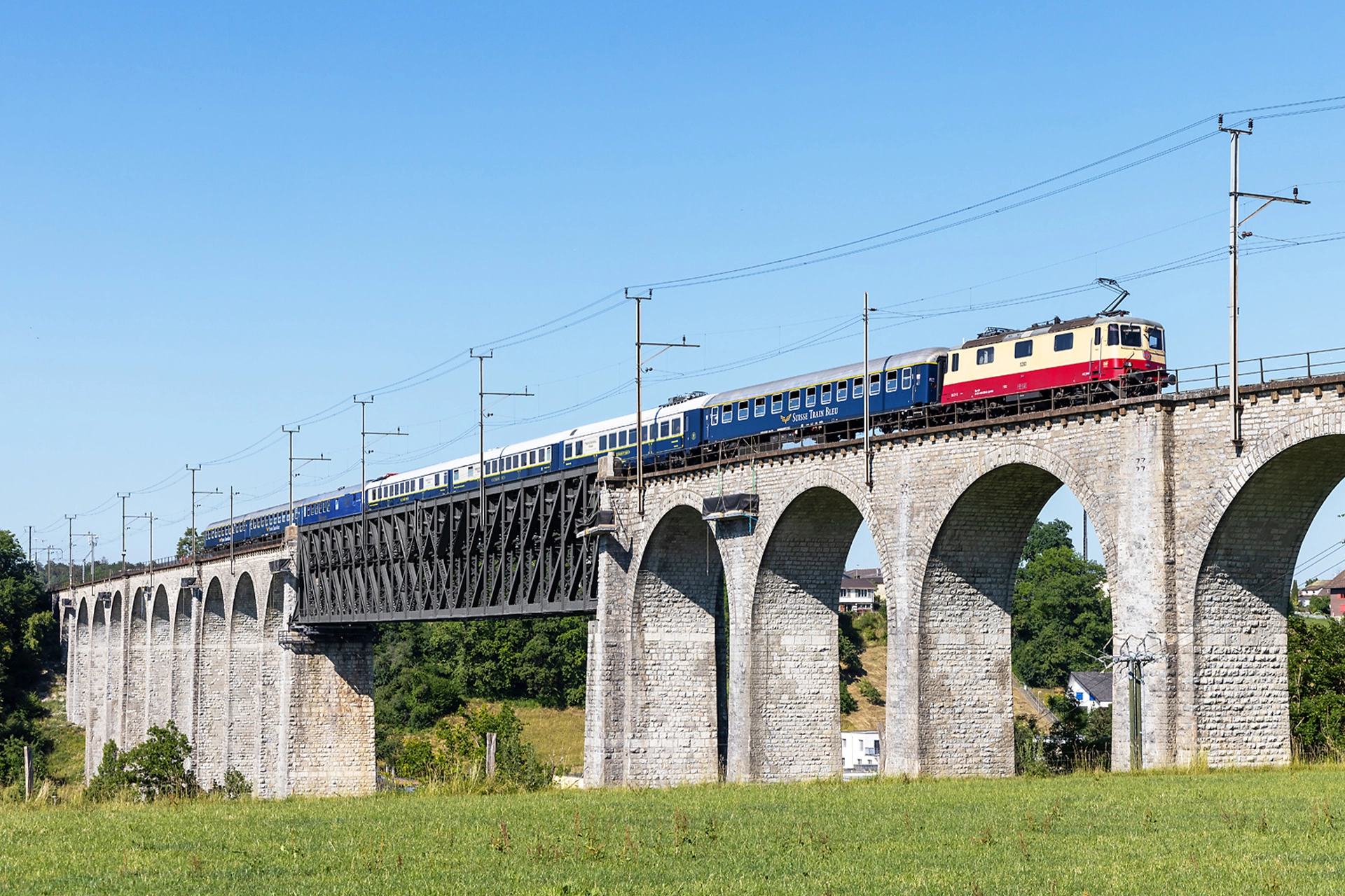 Voyage de découverte à bord du « Suisse Train Bleu » à travers l'Autriche